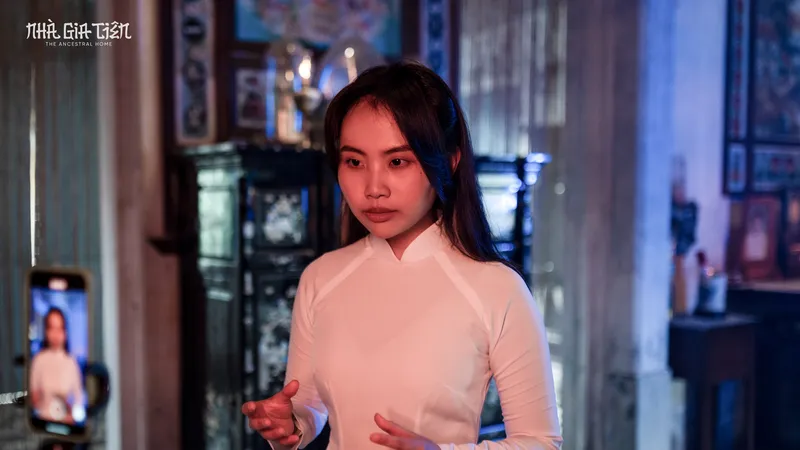 Phương Mỹ Chi làm chuyên gia "câu view" trong phim điện ảnh đầu tay