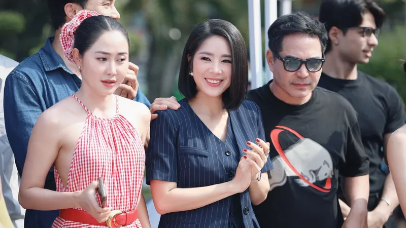 Thoát mác gái quê, Lê Phương cắt tóc đóng phim mới