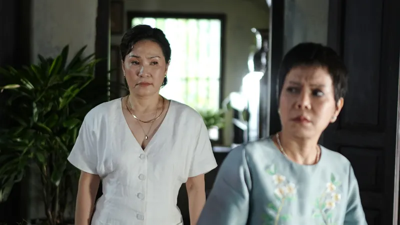 Phim của Việt Hương, Hồng Đào áp đảo "Vua sư tử"