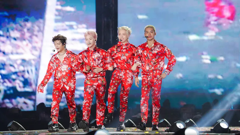 Bùng nổ và lắng đọng với đêm concert 5 Anh trai say hi