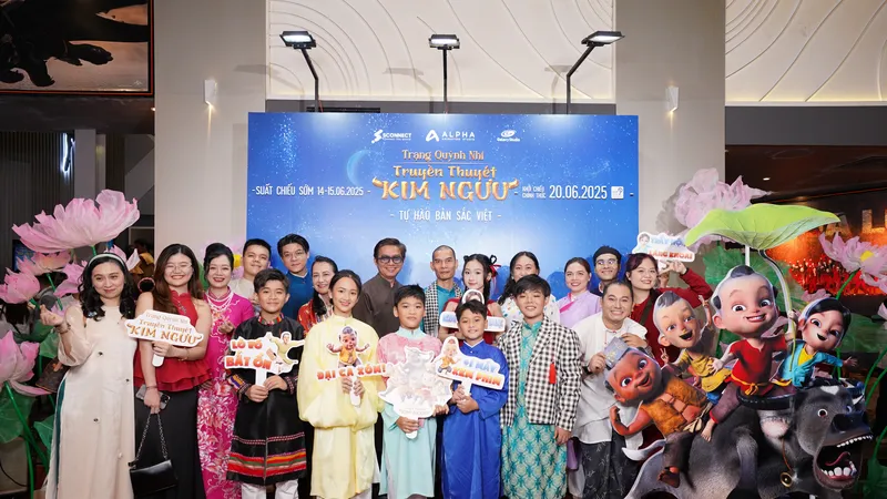 Khán giả nhí đội mưa đến xem “Trạng Quỳnh nhí”