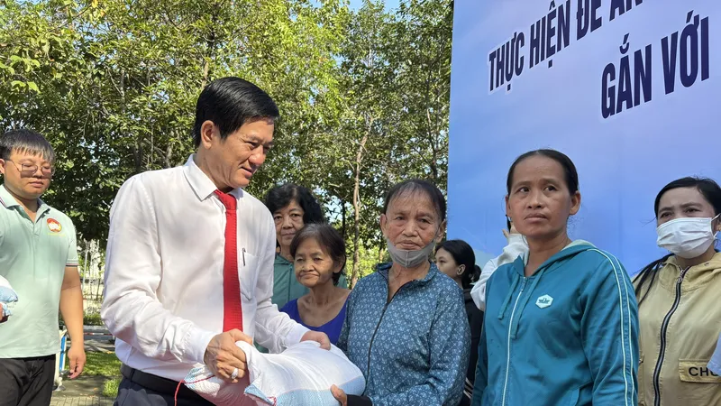 Phường Dĩ An (TPHCM): Ra mắt mô hình “Hạt gạo trao đi - Xanh đẹp phố phường” 