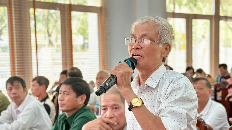 Cử tri quan tâm đến thủ tục đất đai, giao thông, môi trường ở nông thôn