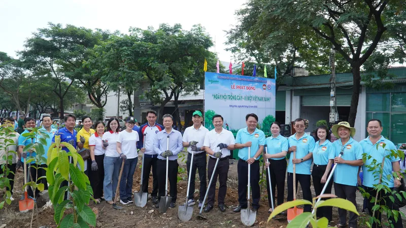 Phường Đông Hòa trồng 1.200 cây xanh trong khu dân cư