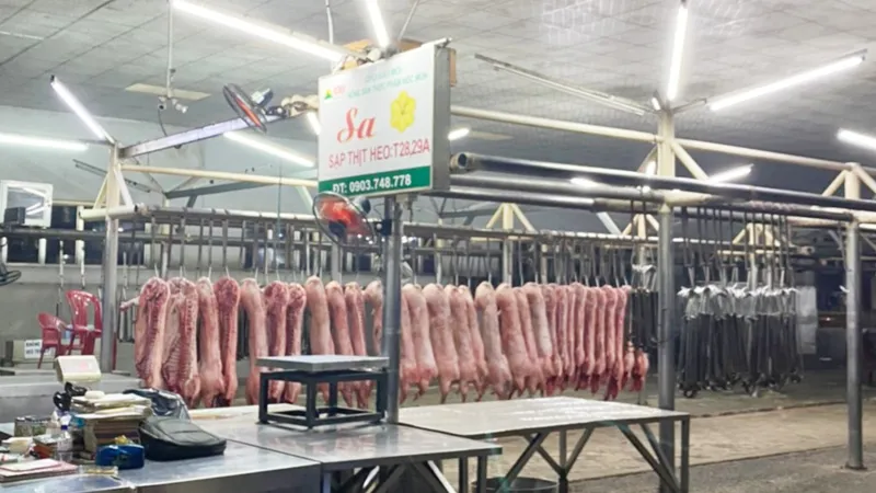 Chợ, siêu thị ở TPHCM ế ẩm khi ​hoạt động trở lại