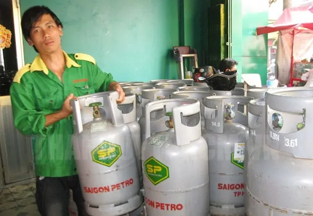 Giá gas giảm 24.500 đồng/bình 12kg ​
