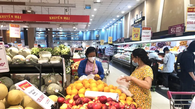 Nhiều mặt hàng giảm giá hơn 50% dịp Lễ 30-4 và 1-5 ​