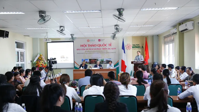 Hội thảo quốc tế về “Bảo tồn di tích và phát triển du lịch”.