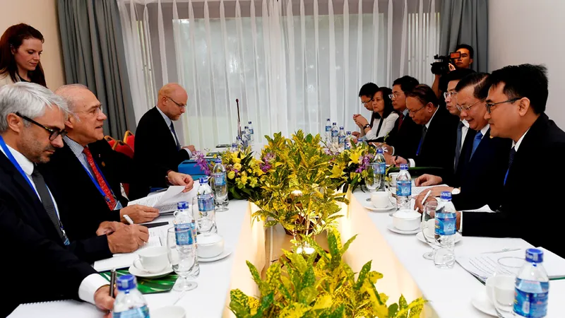 Bộ trưởng Tài chính Đinh Tiến Dũng tiếp Tổng Thư ký OECD và Phó Tổng Giám đốc Điều hành IMF