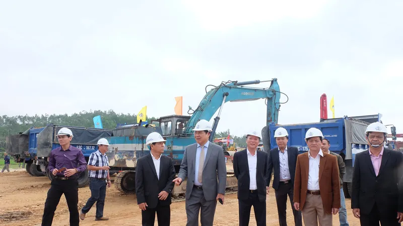 Lãnh đạo TP Đà Nẵng kiểm tra sản xuất đầu năm 