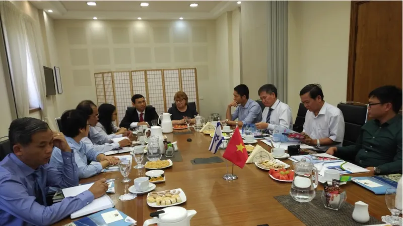Đoàn công tác của UBND TP Đà Nẵng có buổi làm việc tại Tòa Thị chính thành phố Haifa với bà HedvaAlmog, Quyền Thị trưởng thành phố Haifa