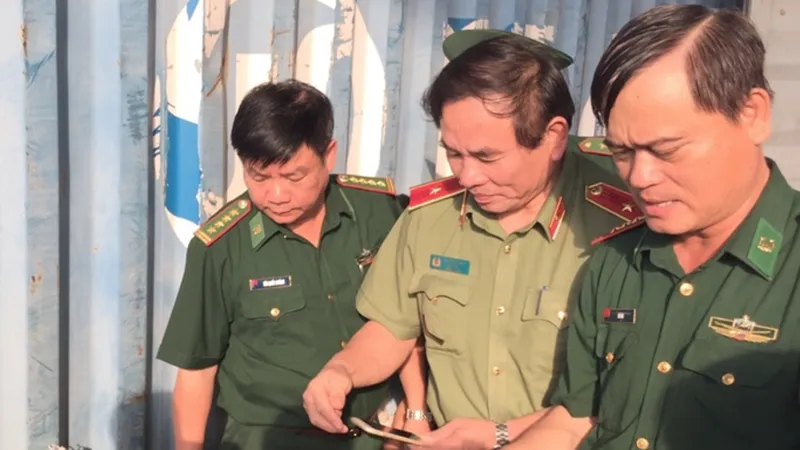 Lực lượng chức năng bắt giữ ngà voi, vảy tê tê nhập qua cảng Tiên Sa