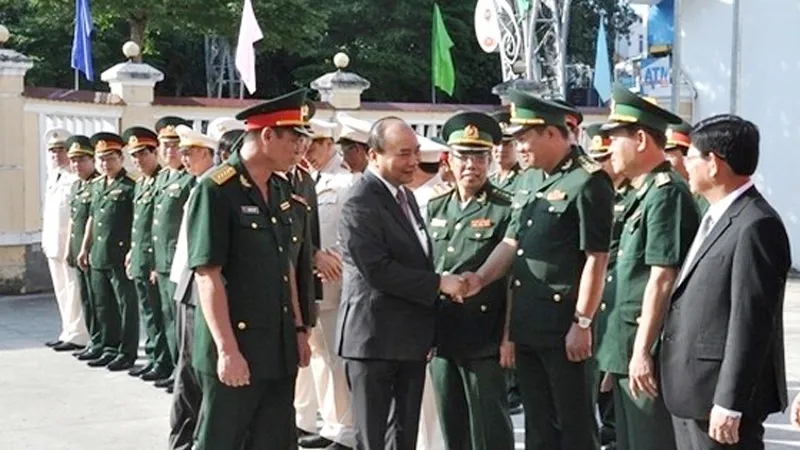 Thủ tướng Nguyễn Xuân Phúc thăm, chúc tết lực lượng vũ trang TP Đà Nẵng