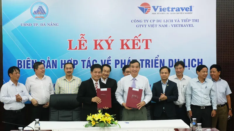 Đà Nẵng và Vietravel Việt Nam ký kết hợp tác phát triển du lịch