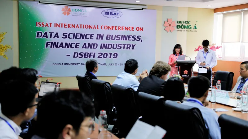 TS. Nguyễn Thị Anh Đào – Chủ tịch HĐQT, Hiệu trưởng ĐH Đông Á phát biểu tại Hội thảo