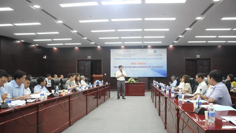 Ông Nguyễn Văn Trúc - Giám đốc Trung tâm đào tạo và hỗ trợ phát triển thị trường công nghệ chia sẻ trong hội thảo