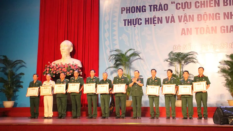 Hội CCB Việt Nam khen thưởng 9 tập thể và 3 cá nhân tiêu biểu