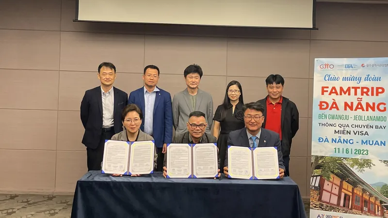 Hội Lữ hành Đà Nẵng (DTA) cùng Hiệp hội Du lịch Gwangju và cơ quan du lịch Gwangju ký kết biên bản ghi nhớ hợp tác