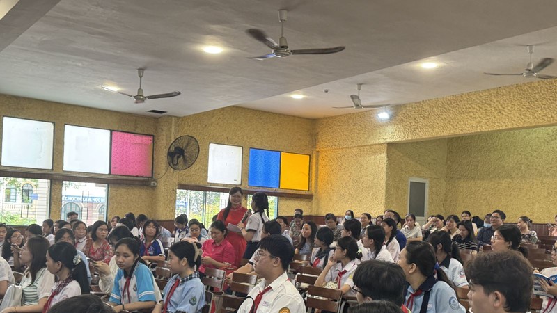 胡志明市家长自2月3日起核查一年级和六年级招生资讯