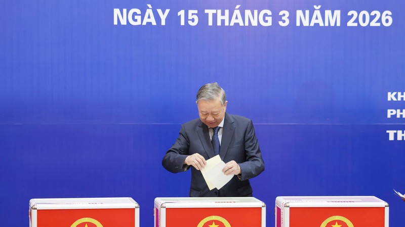 党中央总书记苏林参加了第十六届国会代表以及2026-2031年任期各级人民议会代表选举投票。图：光福