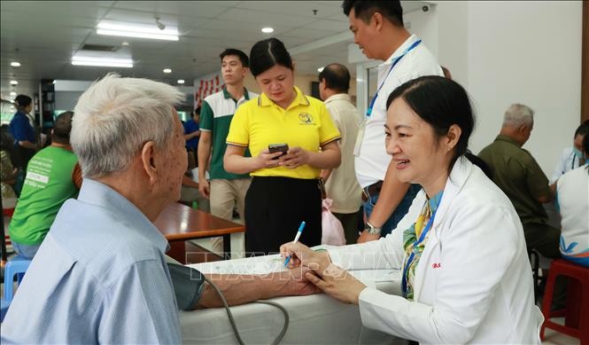 参加筛查的逾63%胡志明市民众发现健康问题