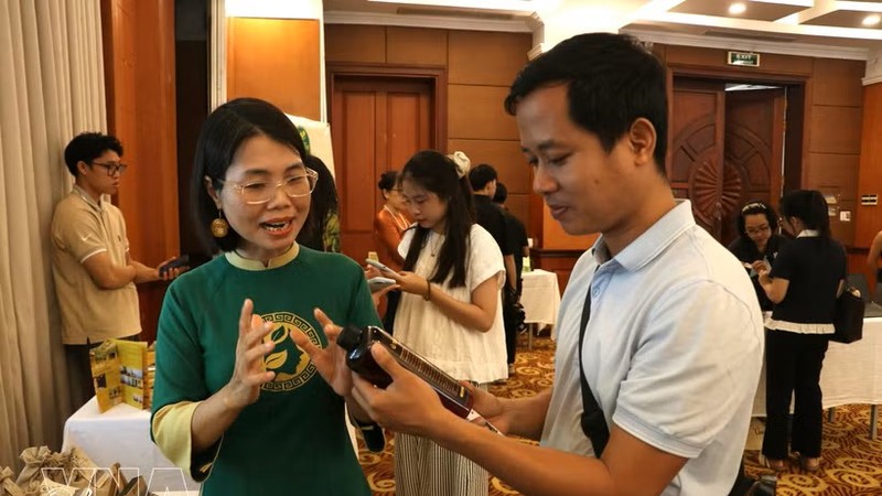 顺化市创新创业中心举办顺化市创业项目展示与机制对接活动。图：越通社