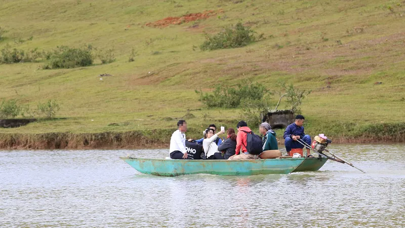 VIDEO: Tái diễn hoạt động du lịch chui trên hồ Suối Vàng - Đà Lạt