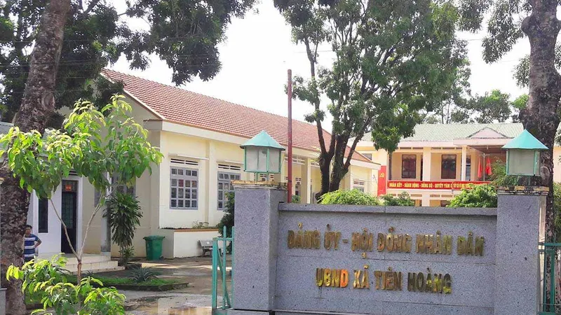 Tạm giữ cán bộ tư pháp xã nghi hiếp dâm trẻ em