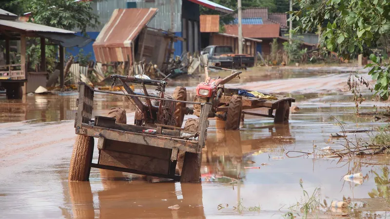 Bản làng xơ xác sau vụ vỡ đập thủy điện ở Lào