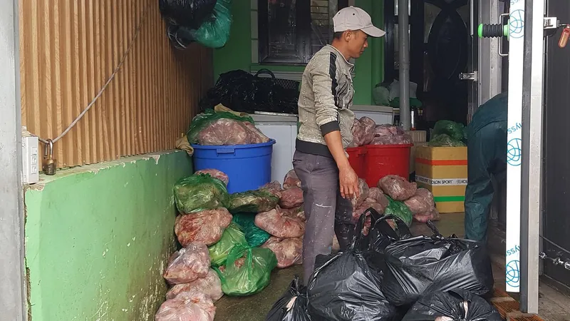 Phạt cơ sở trữ 8 tấn thịt heo “bẩn” hơn 100 triệu đồng 