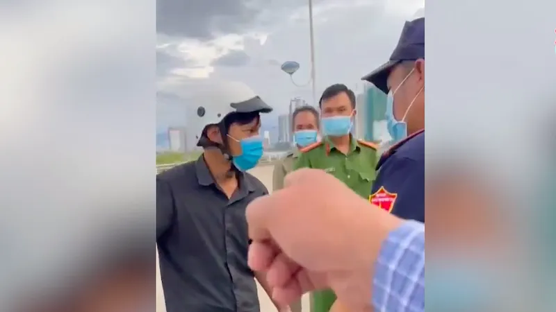 Phó chủ tịch phường nói “bánh mì không phải thực phẩm thiết yếu” được cho thôi việc