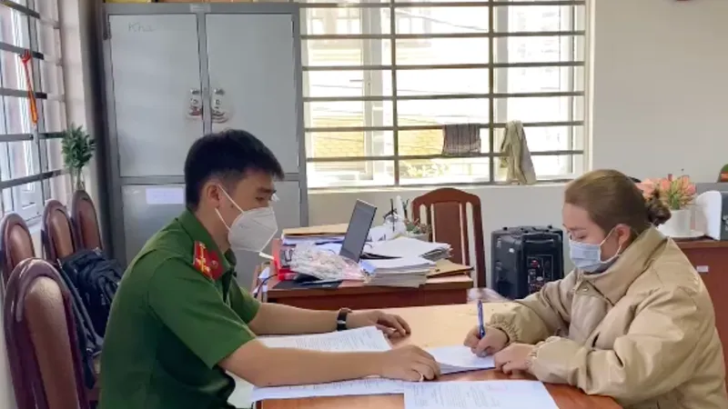 Khởi tố đối tượng lừa bán rau Đà Lạt qua mạng xã hội