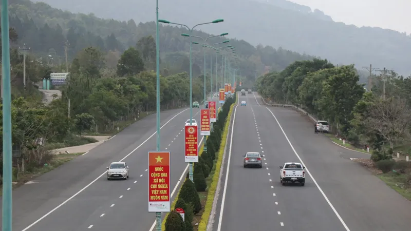Phó Thủ tướng Lê Văn Thành: Sớm khởi công đoạn cao tốc Tân Phú – Bảo Lộc