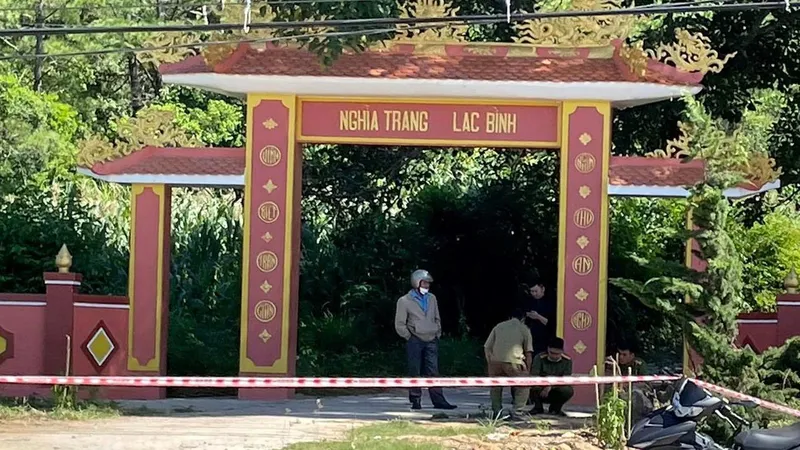 Hai bố con tử vong trong nghĩa trang