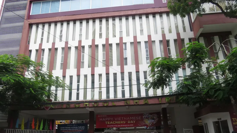 Vụ ngộ độc tập thể tại Trường Ischool Nha Trang xuất phát từ món cánh gà chiên