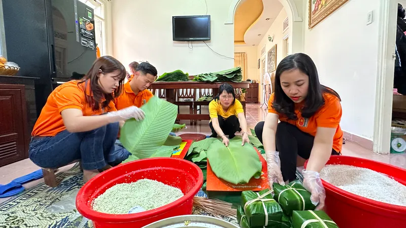 Trao 2.000 bánh chưng, bánh tét cho người dân trên địa bàn Lâm Đồng