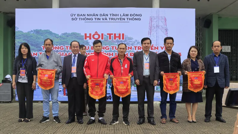Lâm Đồng: Thi tuyên truyền lưu động về an toàn giao thông