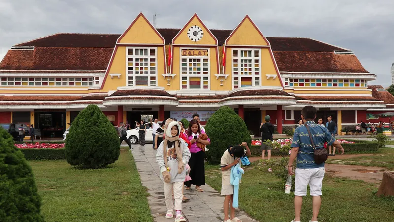 Từ ngày 1-10, giá vé tham quan ga Đà Lạt tăng gấp 10 lần