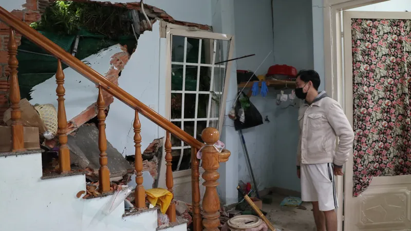Đà Lạt: Sạt lở gây sập nhà