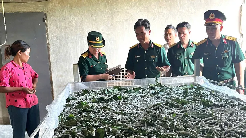 Đoàn Kinh tế Quốc phòng Lâm Đồng hỗ trợ hàng trăm hộ dân thoát nghèo