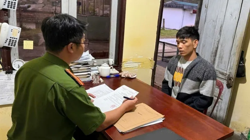 Đà Lạt: Bắt giữ thanh niên làm nhiều sổ đỏ giả, lừa tiền người dân