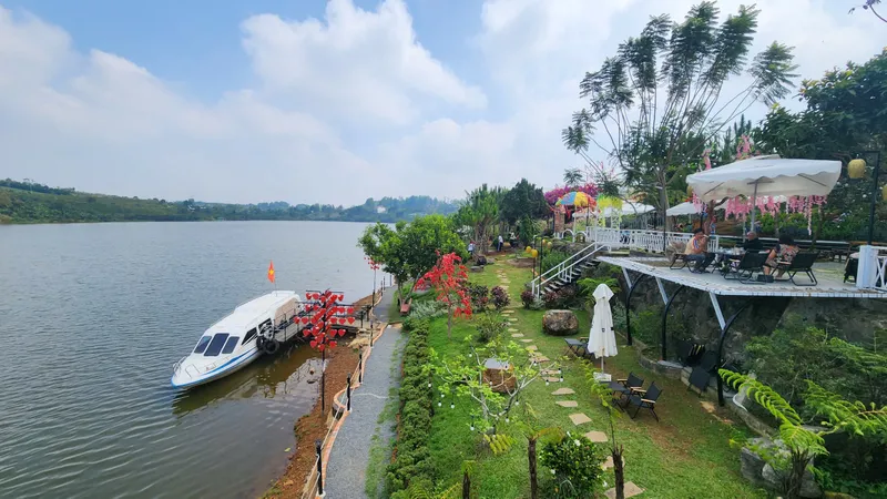 Quán cà phê trái phép rộng hơn 1.000m² xâm hại “lá phổi” TP Bảo Lộc