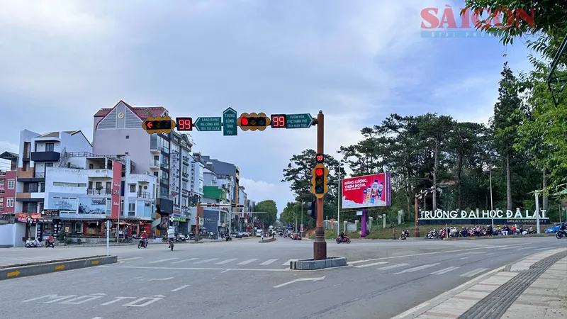 Điều tiết phương tiện theo tình hình thực tế tại các nút giao thông ở Đà Lạt