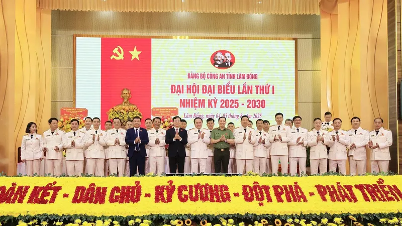 Các đại biểu tham dự đại hội