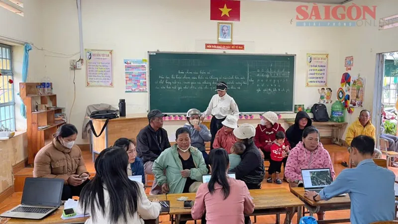 Đưa đoàn lưu động đến gần nhà để giải quyết thủ tục hành chính cho người dân