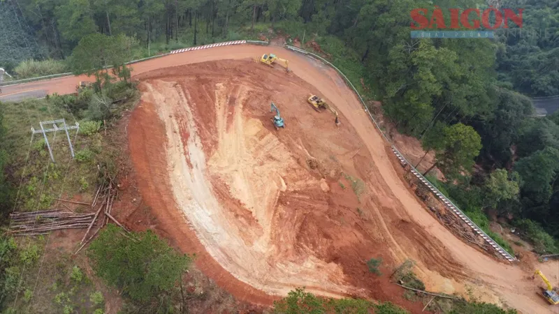 Lâm Đồng: Thông đèo D’ran sau hơn 1 tháng sạt lở nghiêm trọng