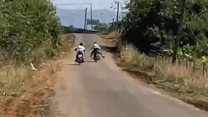 Tịch thu 2 xe máy trong vụ tụ tập đua xe, quay video phát trên mạng xã hội