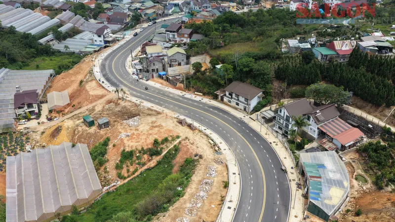 “Dải lụa” xanh trên cung đường vành đai Đà Lạt
