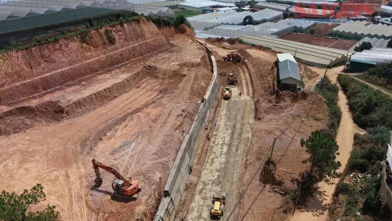 Ngổn ngang công trường đường vành đai “nối dài” Đà Lạt