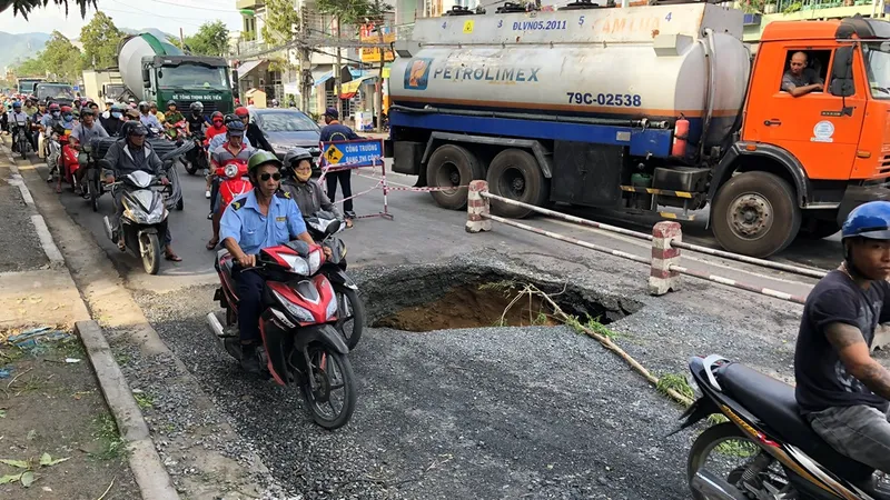 “Hố tử thần” giữa trung tâm thành phố du lịch